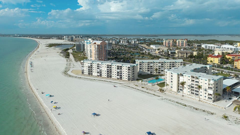 Leonardo Arms Beachfront - 7 miles of sugar white sand and turquoise blue Gulf waters