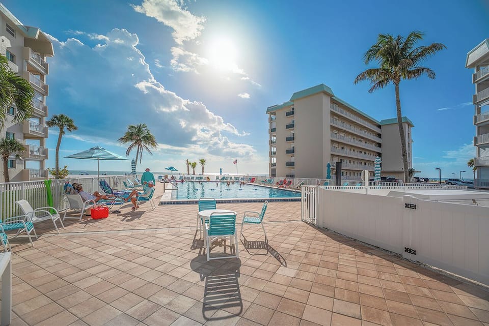 Leonardo Arms Pool and Sundeck sit beachside