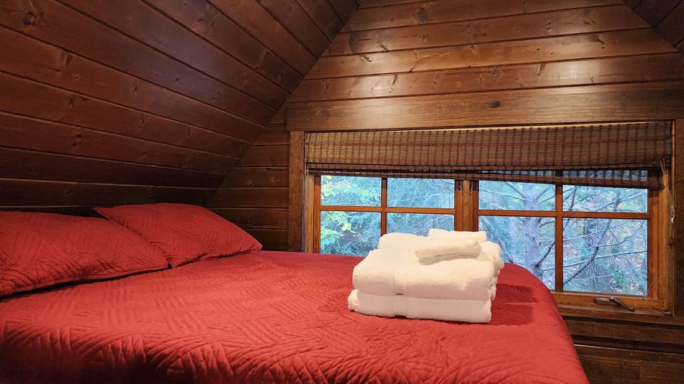 Loft w/ Full Bed