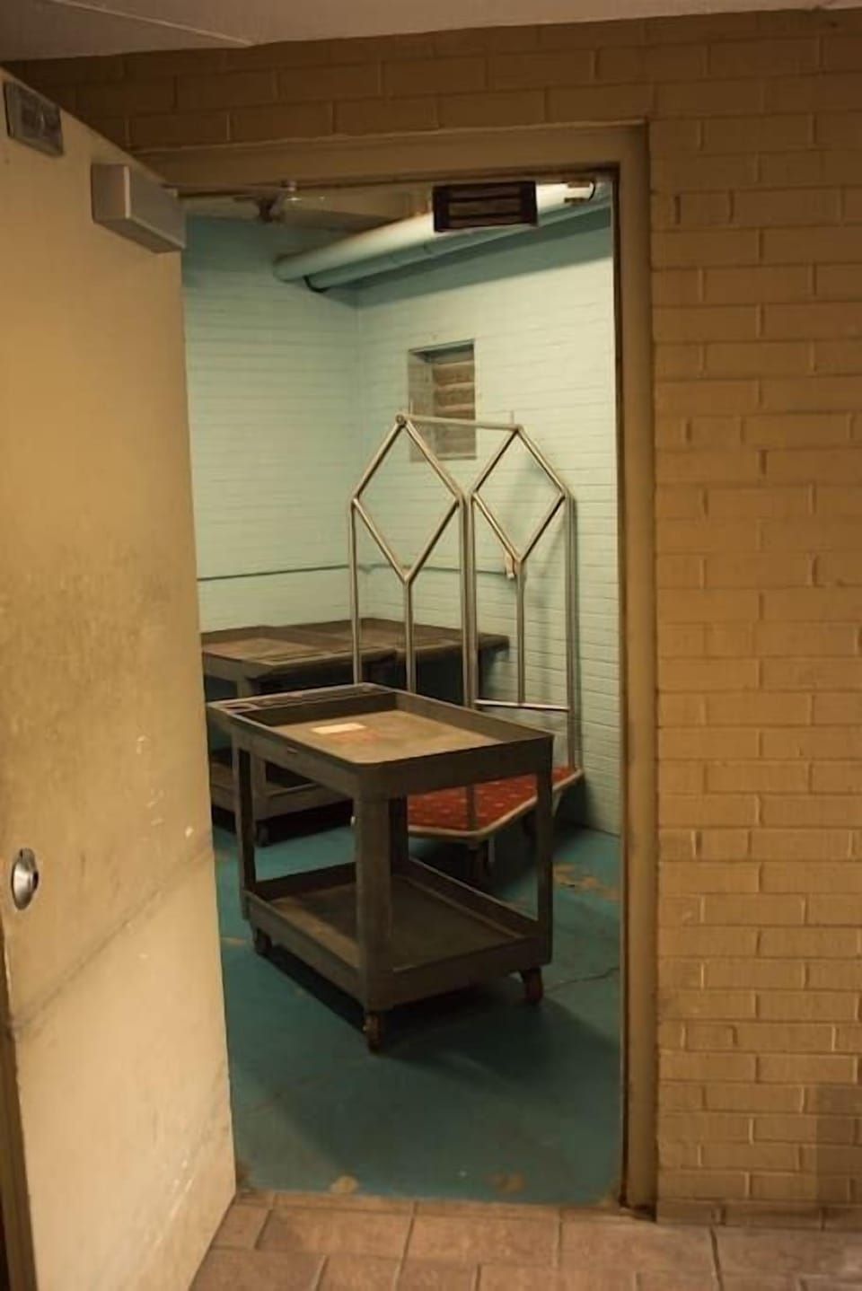 Free luggage carts