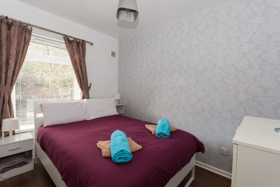 room, indoor, bed, private space, daytime