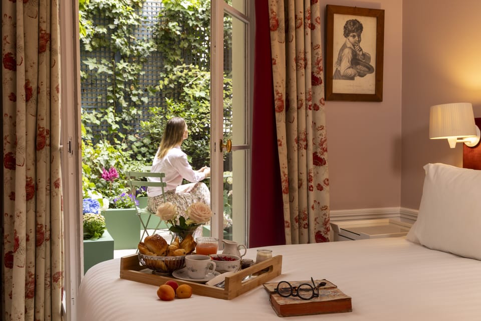 Double Room with Terrace | In-room dining