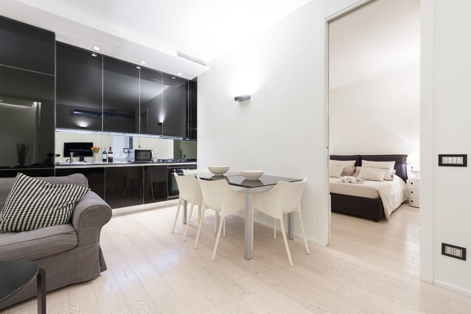 Apartment, 2 Bedrooms | Private kitchen | Fridge, microwave, oven, stovetop