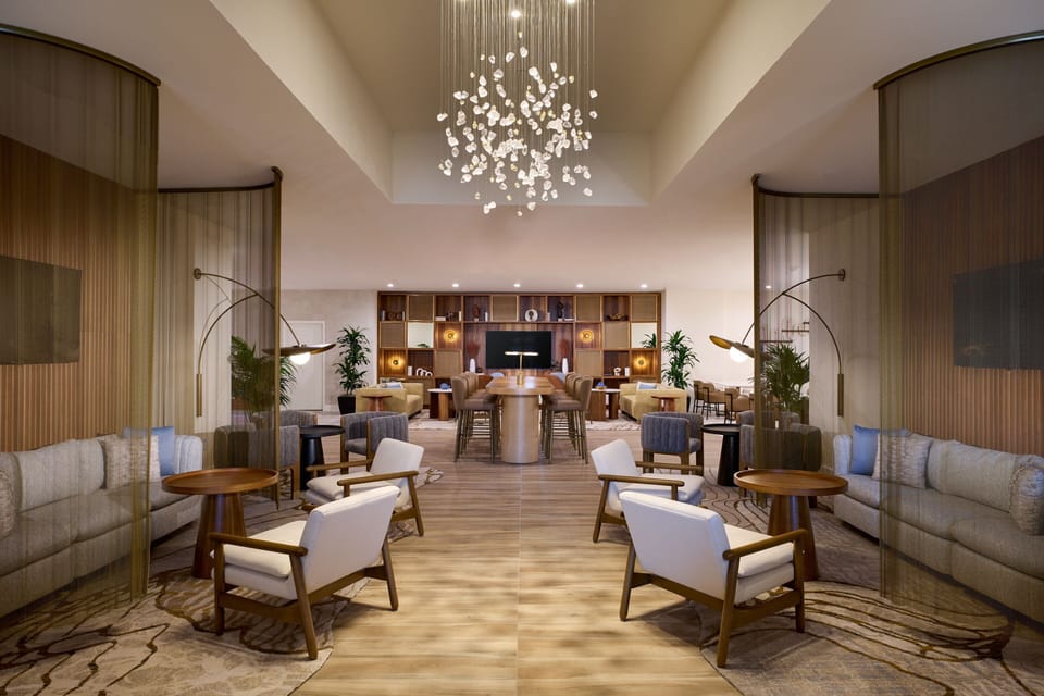 2 bars/lounges