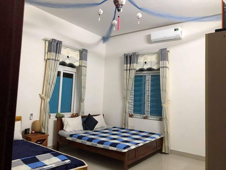 Family Room | Minibar, desk, soundproofing, WiFi (free)