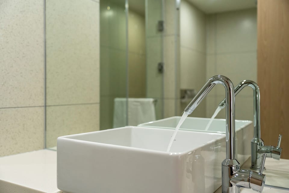 Deluxe Double Room, Hot Tub | Bathroom | Hair dryer, bathrobes, slippers, towels
