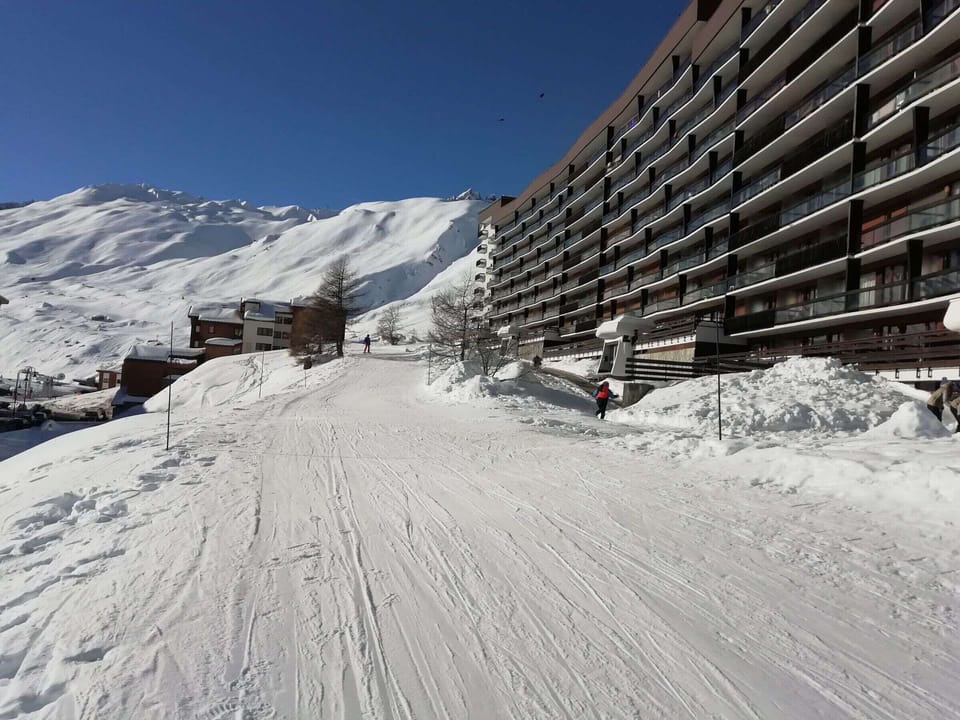 Snow and ski sports