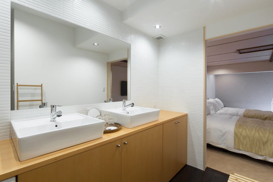 Premium bedding, down comforters, pillowtop beds, in-room safe