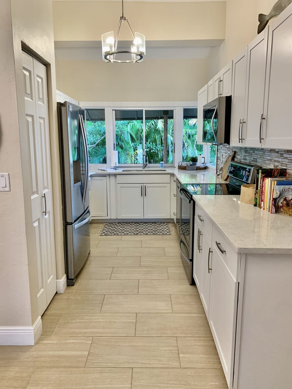 New Kitchen in 2018. Upgraded Appliances.