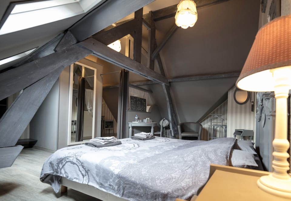 Double Room (La Shabby Chic) | Individually decorated, individually furnished, desk, blackout drapes