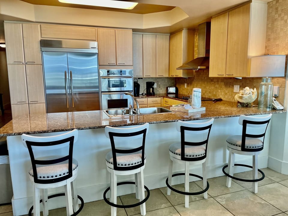There's seating for 4 at the bar! Perfect for a quick bite before a fun day on the coast!!