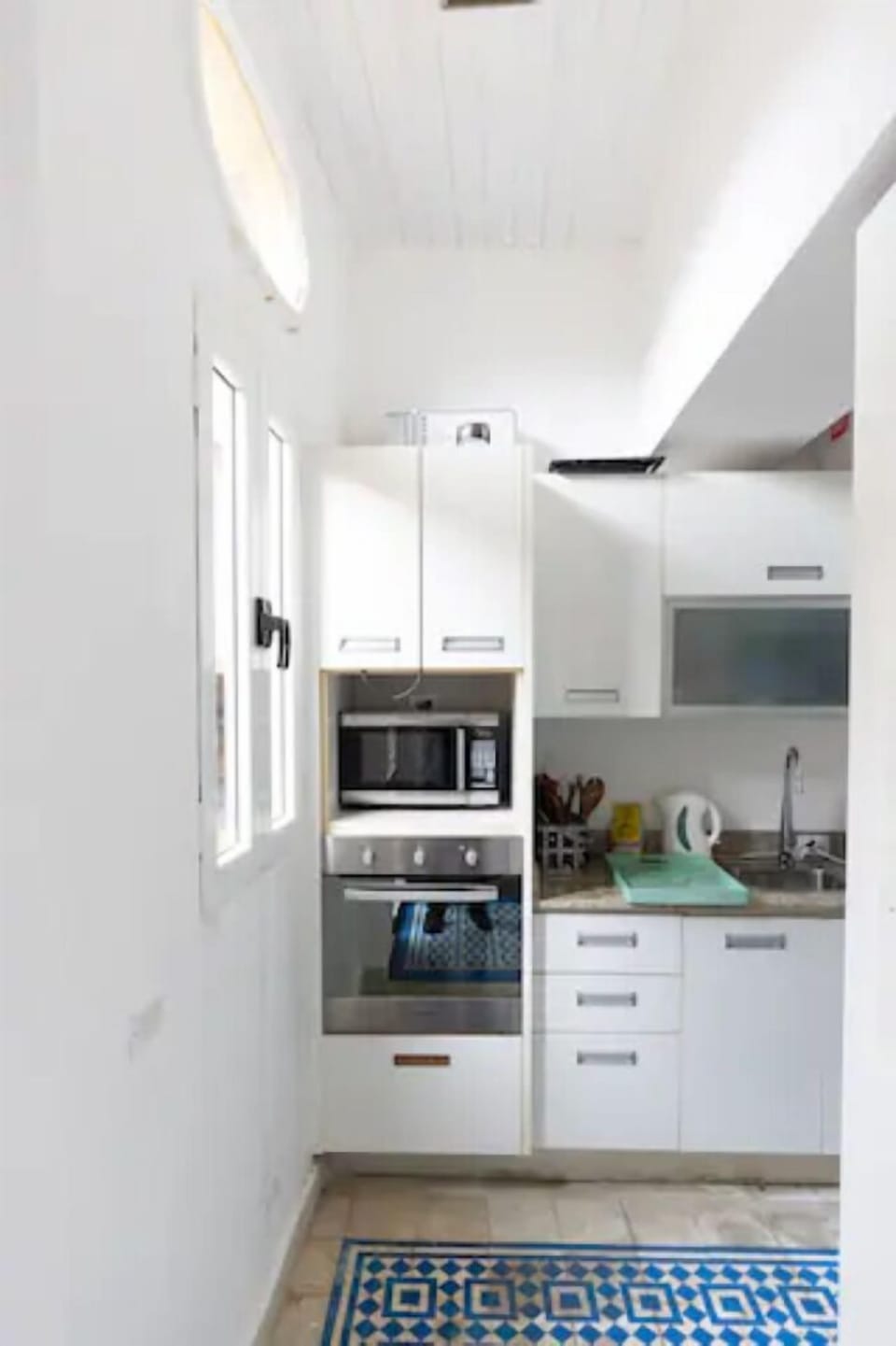 Technical Kitchen w/ Washer &Dryer