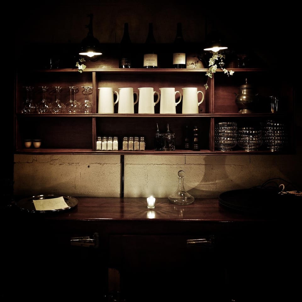 Lunch and dinner served