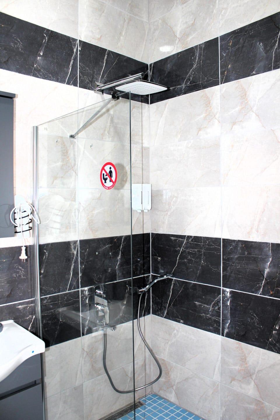 Economy Room, Patio, Garden View | Bathroom shower