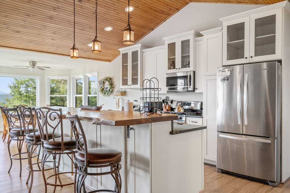 Kitchen bar