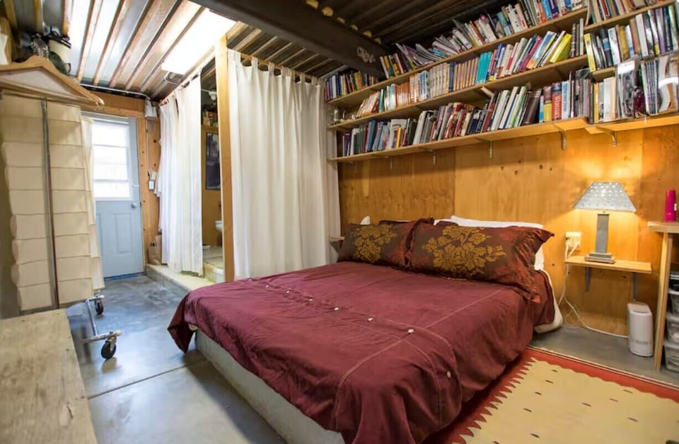 216 East Galena - Basement Bedroom - Vivid Vacation Rentals