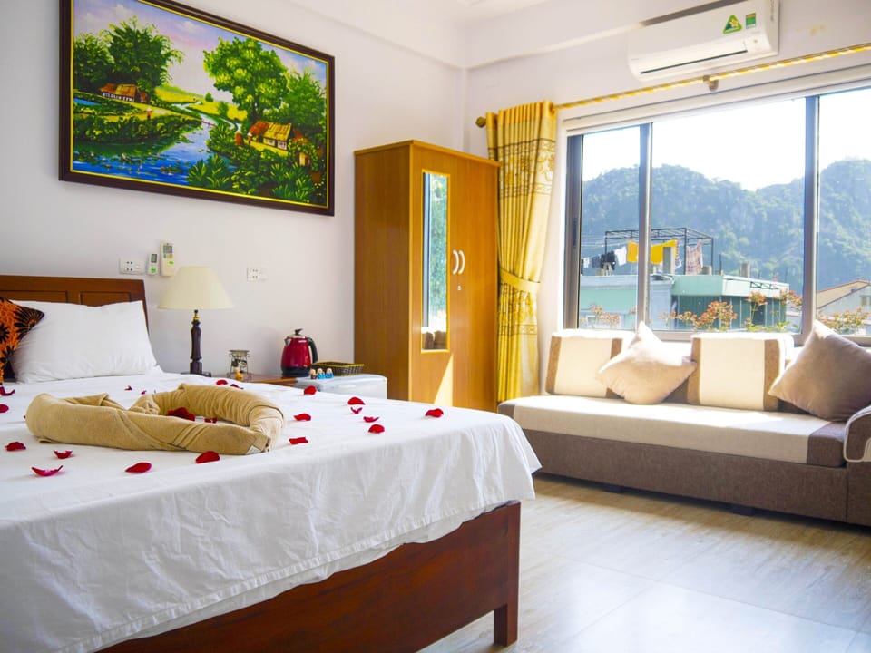 Superior Room, 1 Queen Bed | Minibar, soundproofing, free WiFi