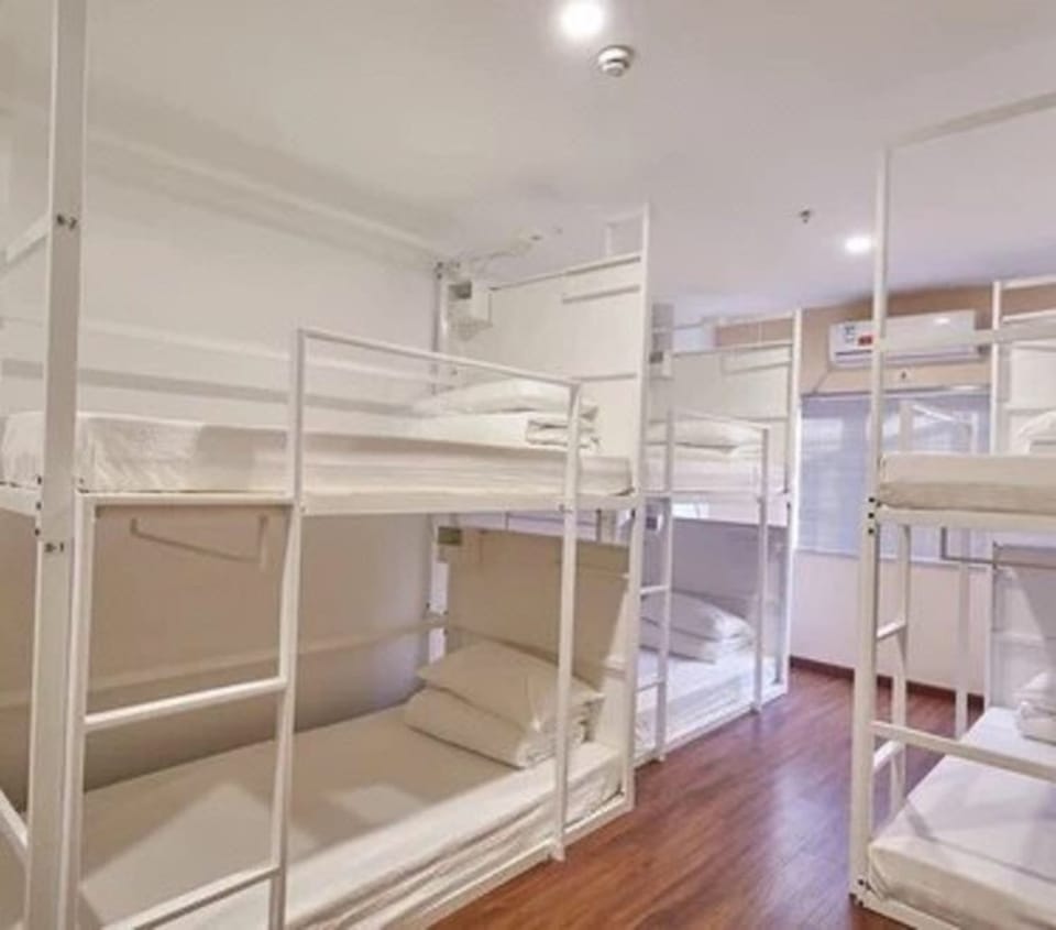 Bed in 6 beds Shared Dormitory, Women Only | Desk, free WiFi