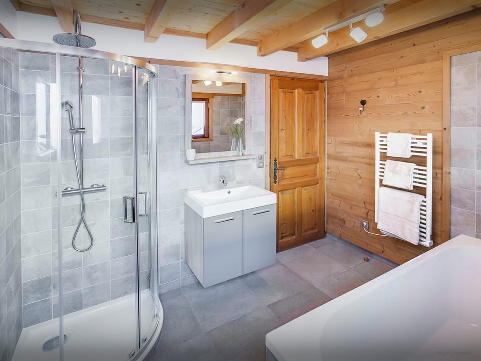 Bedroom 1 - Bathroom