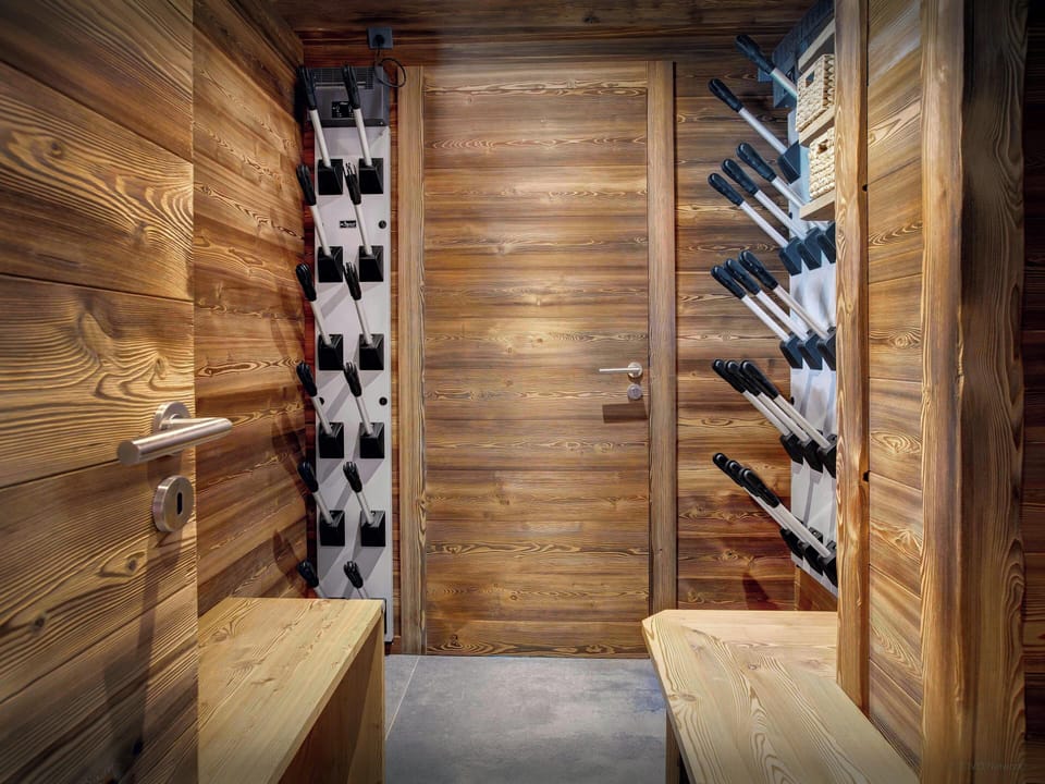 Ski room - storage