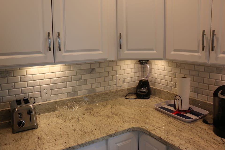 Kitchen appliances such as blender and toaster