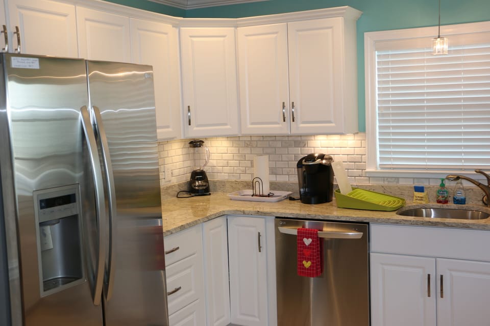 Full kitchen
