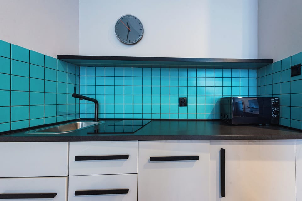 Superior Studio Suite, 1 Bedroom, Kitchenette, City View | Private kitchenette | Coffee/tea maker, electric kettle, reusable coffee/tea filters