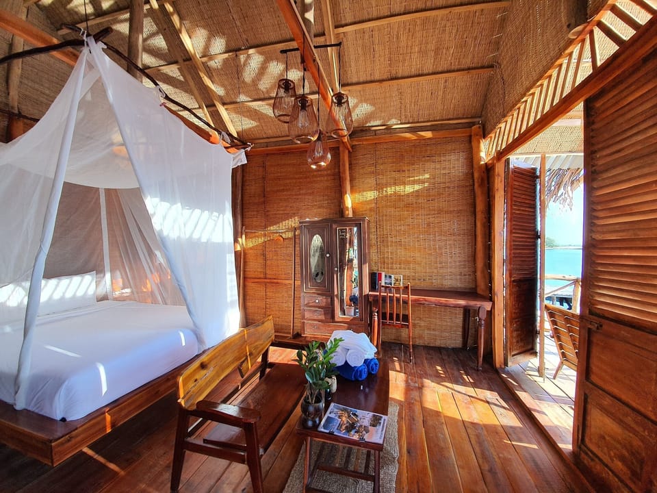 Traditional Cottage | Individually decorated, individually furnished, desk, laptop workspace
