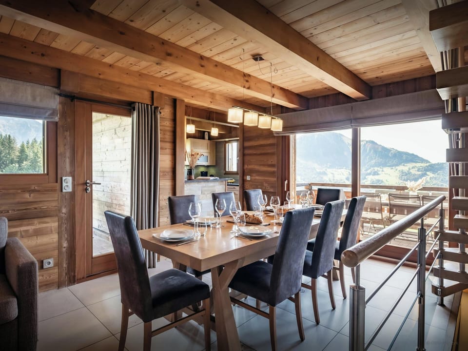 Dining room & view