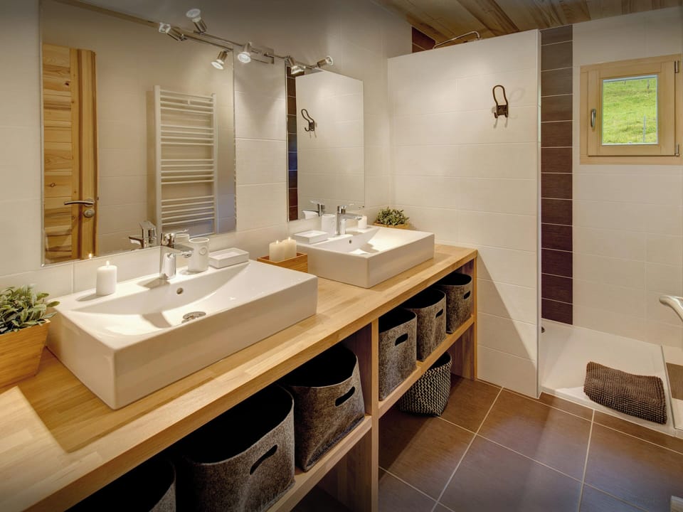 Bathroom - floor 1