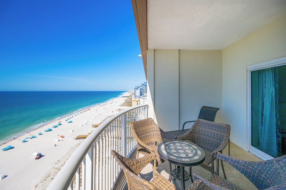 Royal Palms 1404-5