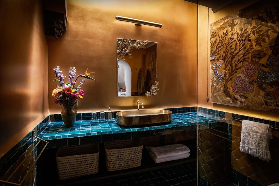 Driba Deluxe Double Room | Bathroom | Hair dryer, bathrobes, slippers, towels