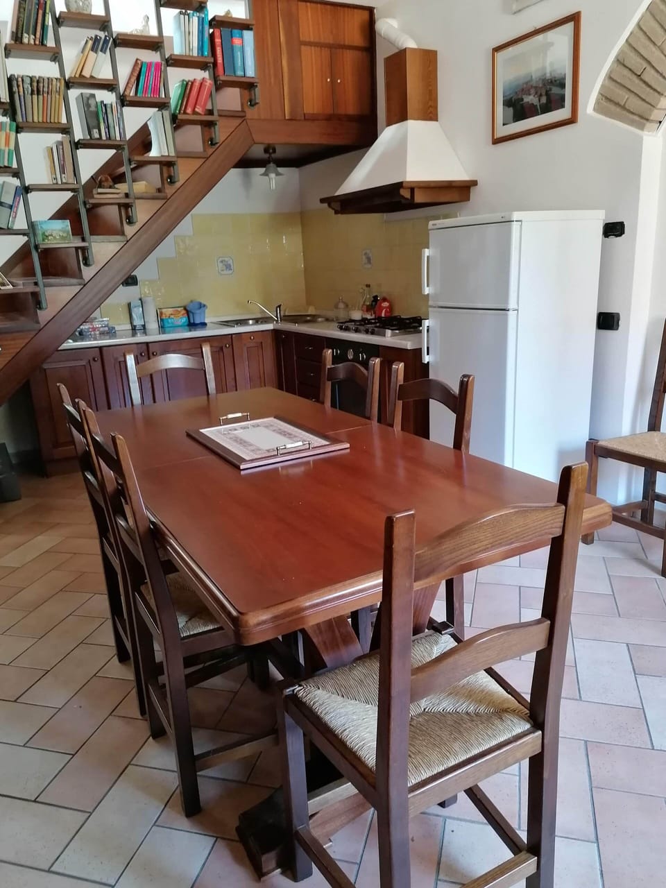 Desk, laptop workspace, free WiFi, bed sheets