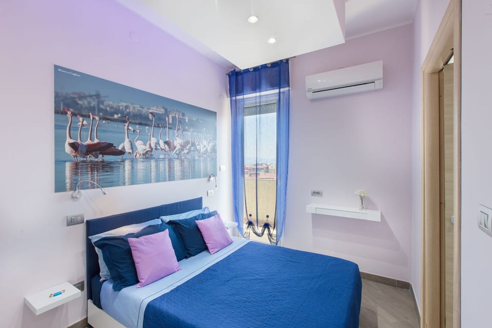 Double Room Single Use | Minibar, in-room safe, individually decorated, individually furnished