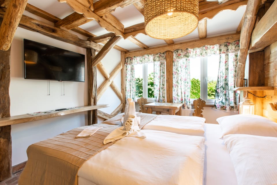 Double Room | In-room safe, desk, free WiFi, bed sheets