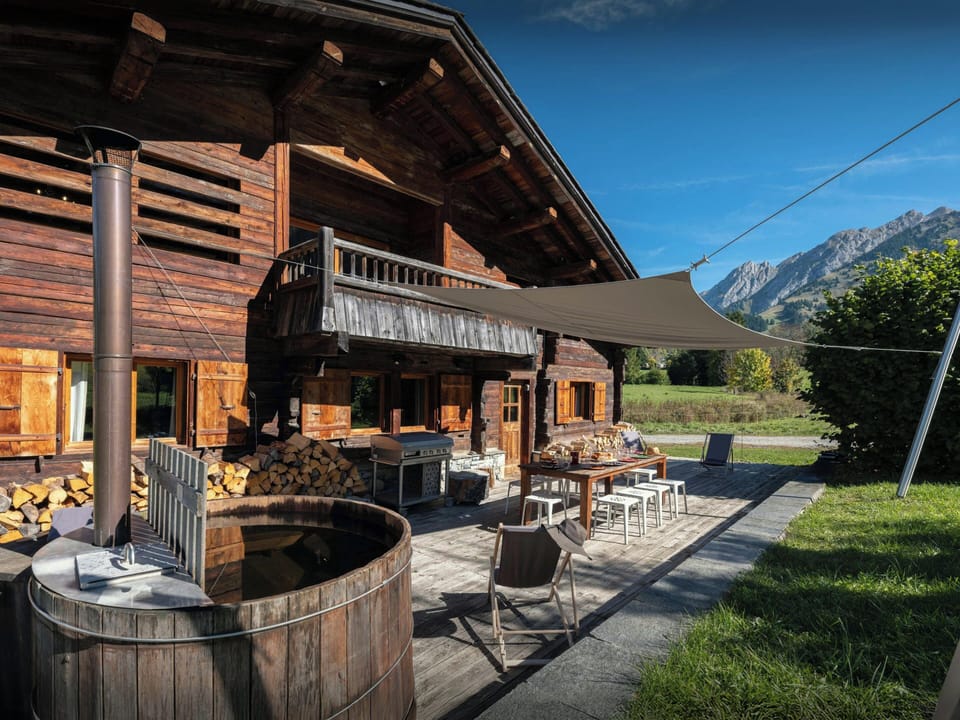 Summer exterior with jacuzzi & view