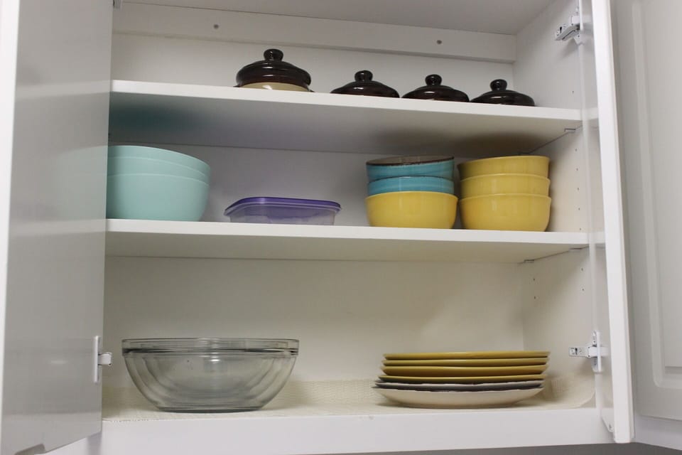 Plates, bowls and mixing bowls