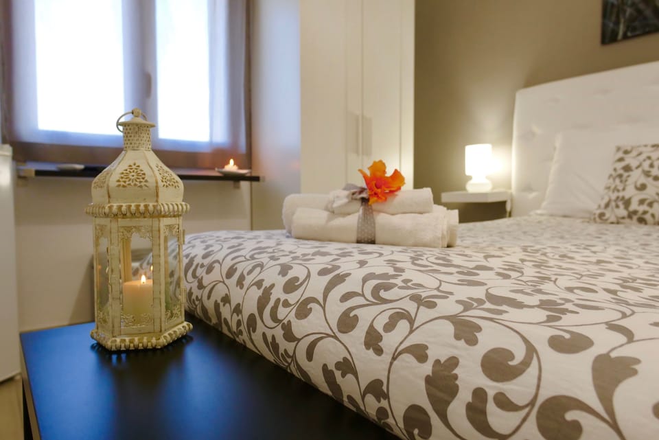 Standard Triple Room | Minibar, desk, free WiFi, bed sheets