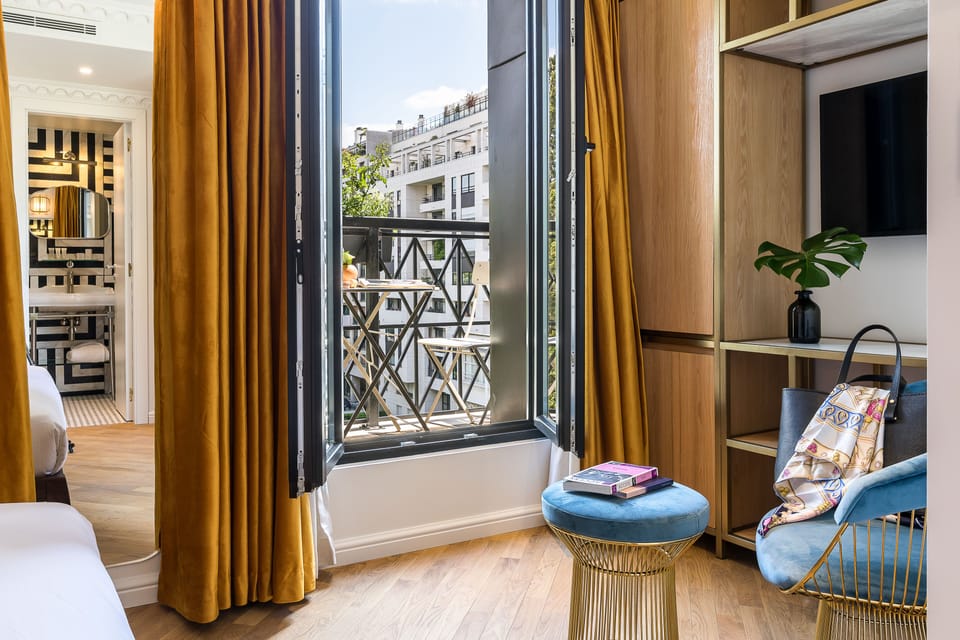 Premium bedding, minibar, in-room safe, desk