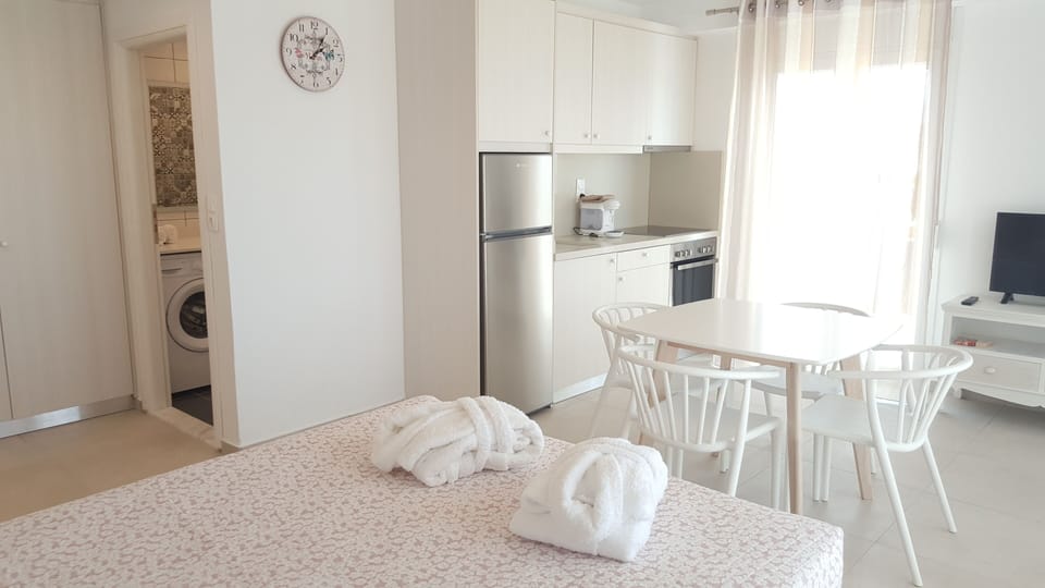 Comfort Studio, Sea View, Ground Floor (Rose) | Private kitchen | Full-size fridge, oven, stovetop, espresso maker