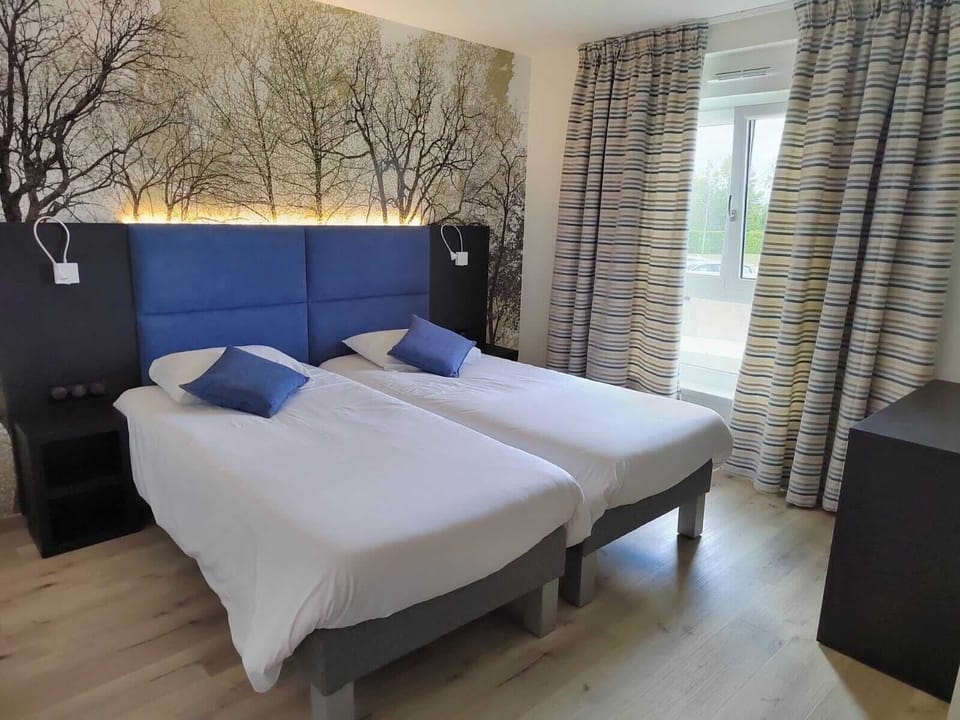 Comfort Twin Room | Desk, laptop workspace, blackout drapes, soundproofing