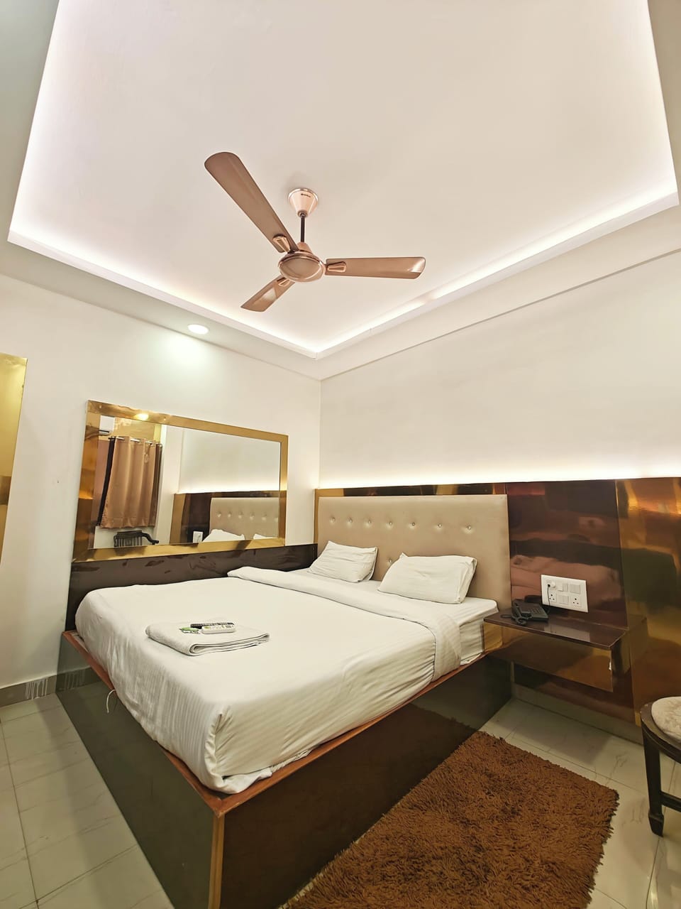 Deluxe Room non AC with Complimentary Wi-Fi | 1 bedroom, desk, free WiFi, bed sheets