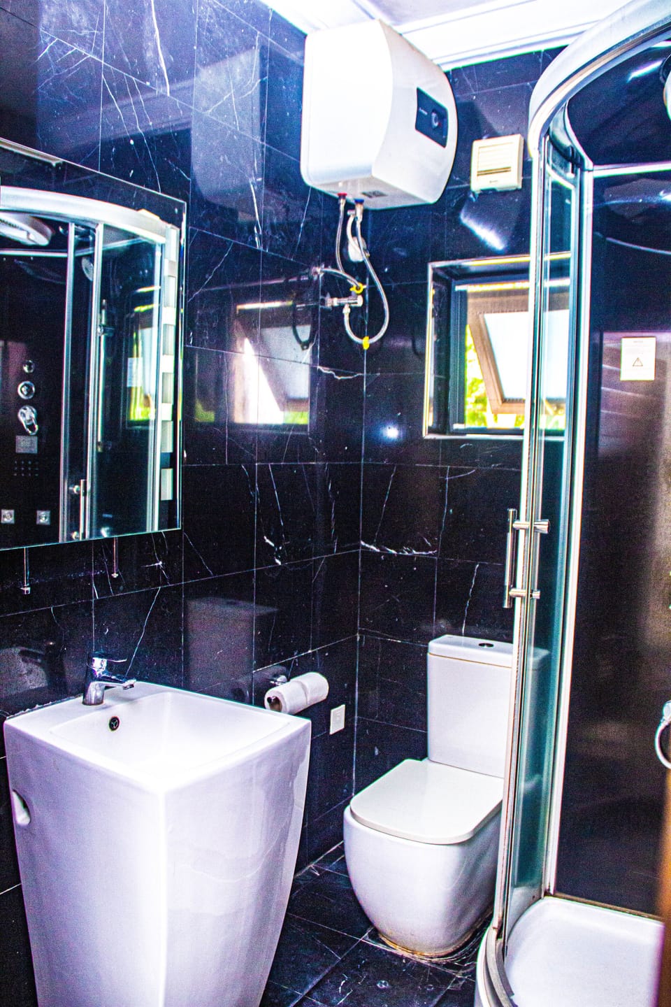 Deluxe Single Room, City View | Bathroom