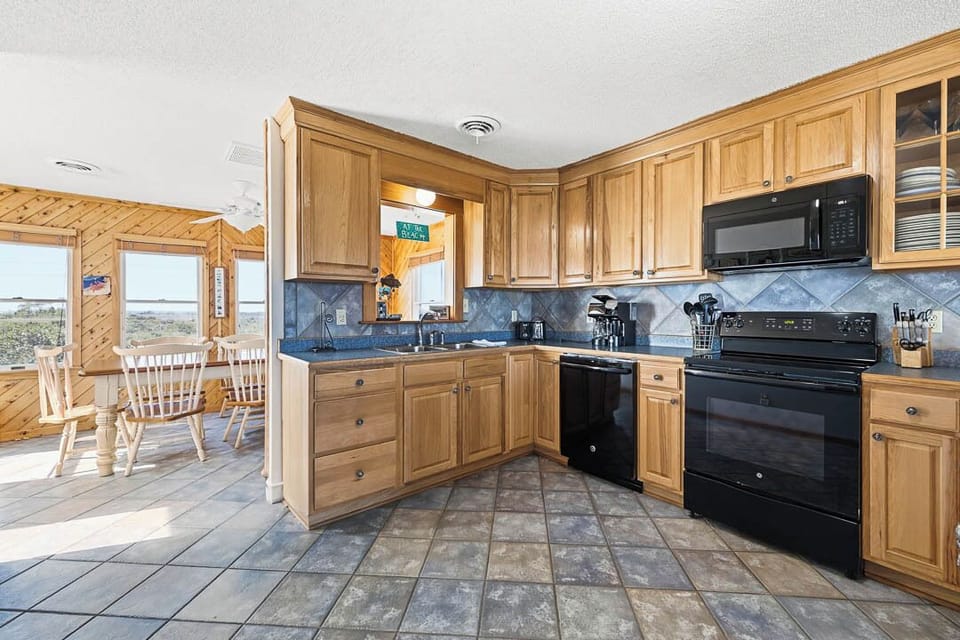 Top-Level Kitchen with Bar (seats 3)
