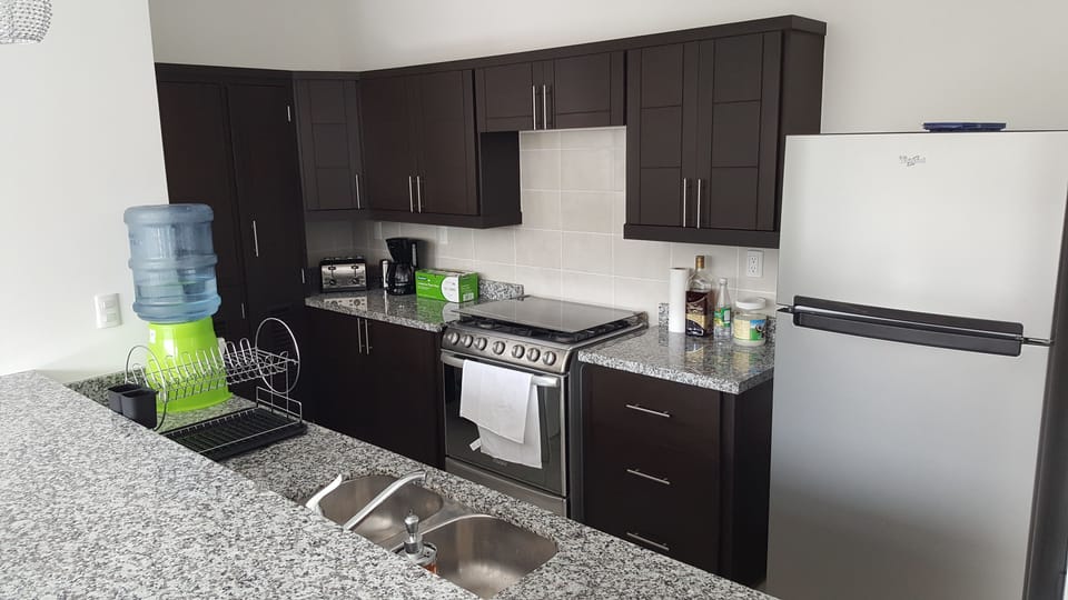 House, 3 Bedrooms | Private kitchen | Coffee/tea maker, full-size fridge, microwave, oven