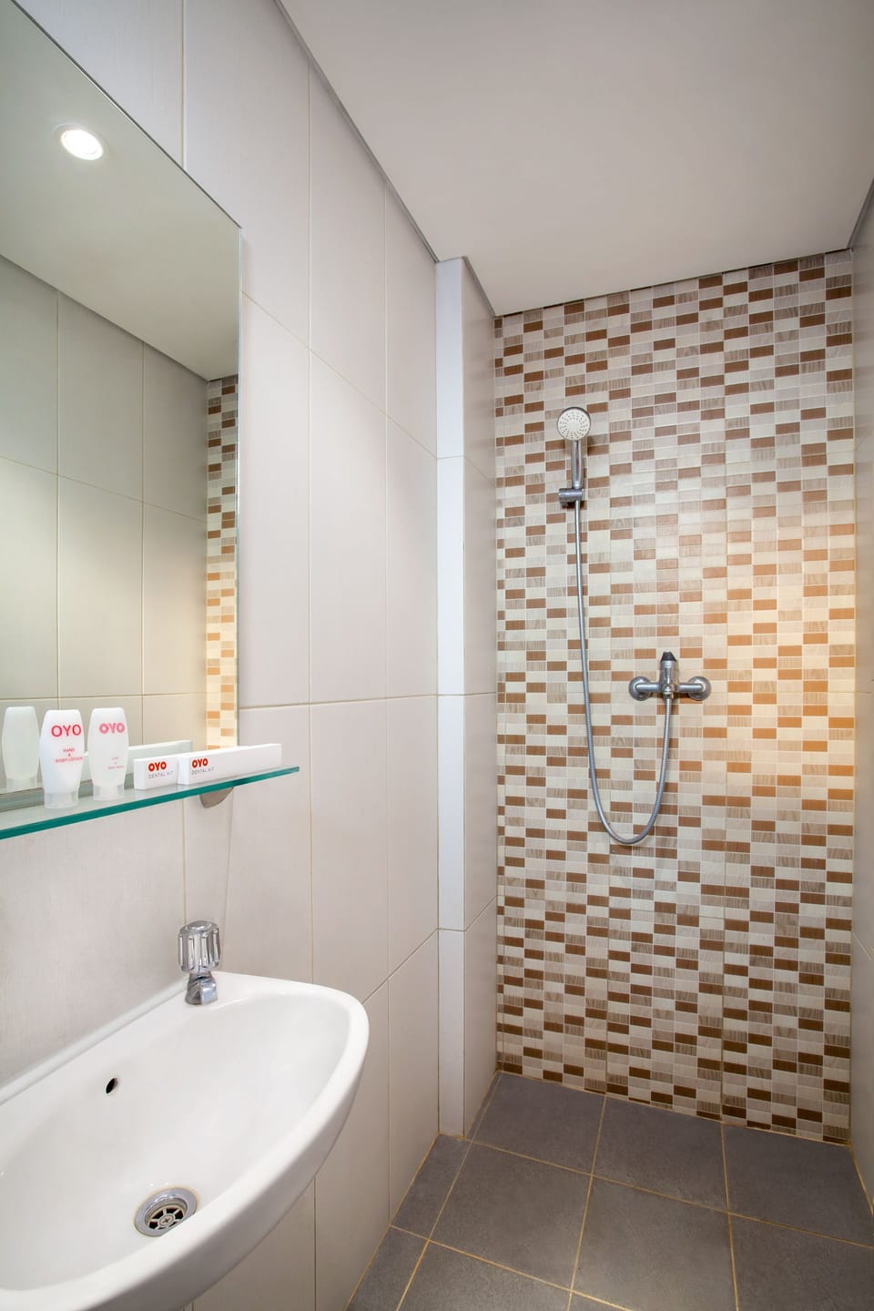 Shower, towels