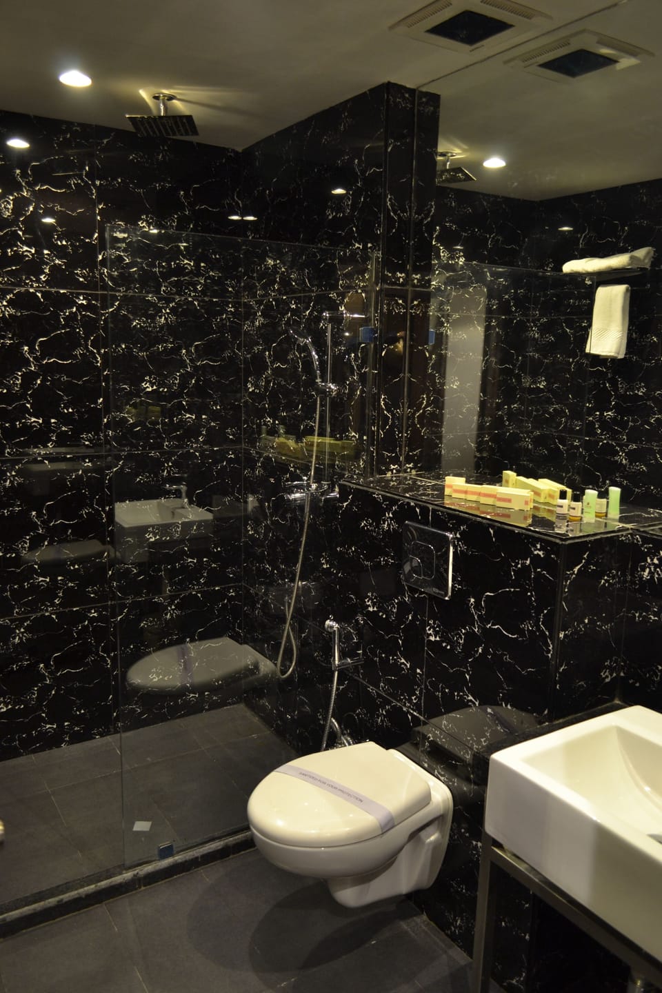 Suite | Minibar, in-room safe, desk, iron/ironing board (on request)