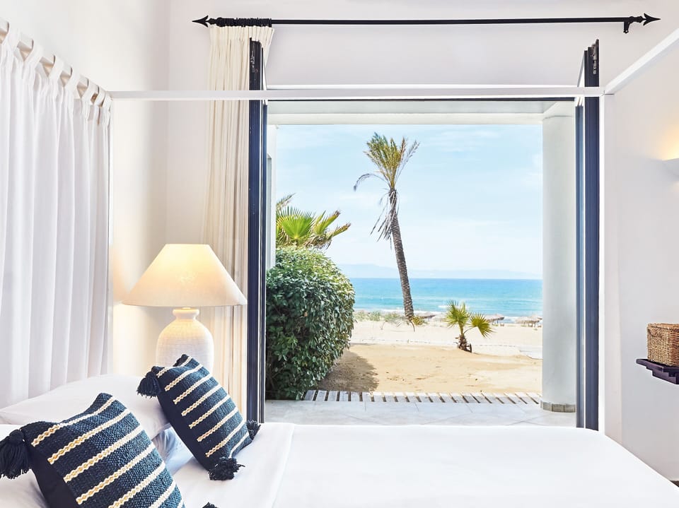 Beach Villa | Minibar, in-room safe, desk, free WiFi