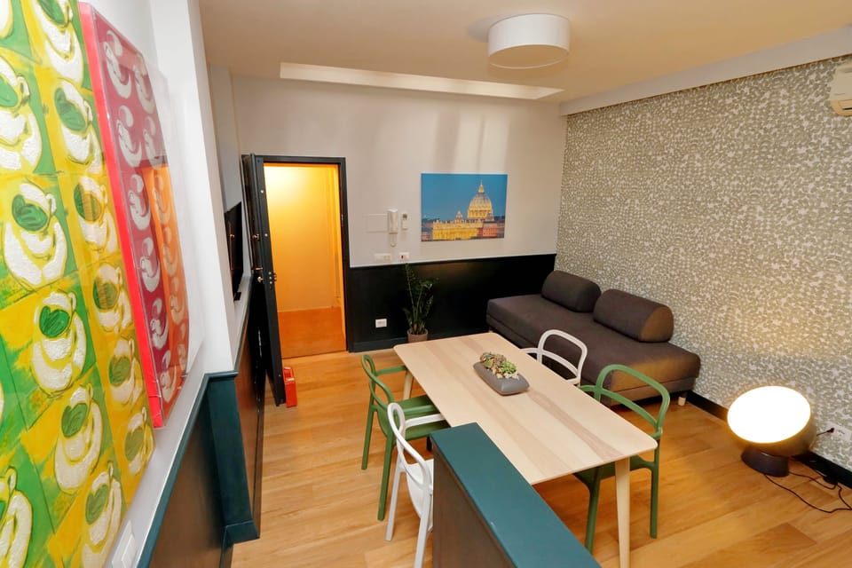 Duplex, 2 Bathrooms, Ground Floor | Premium bedding, minibar, in-room safe, individually furnished