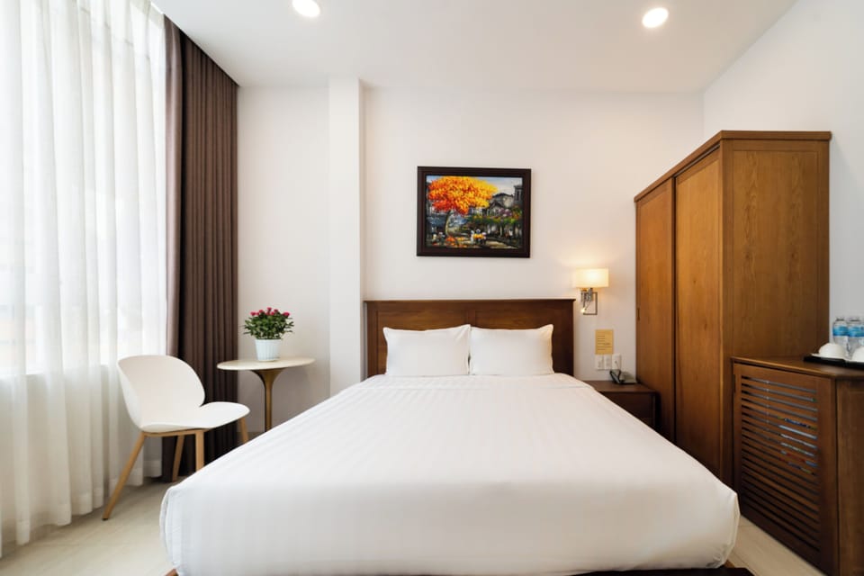 Deluxe Double Room, 1 Queen Bed, City View | Premium bedding, memory foam beds, minibar, in-room safe